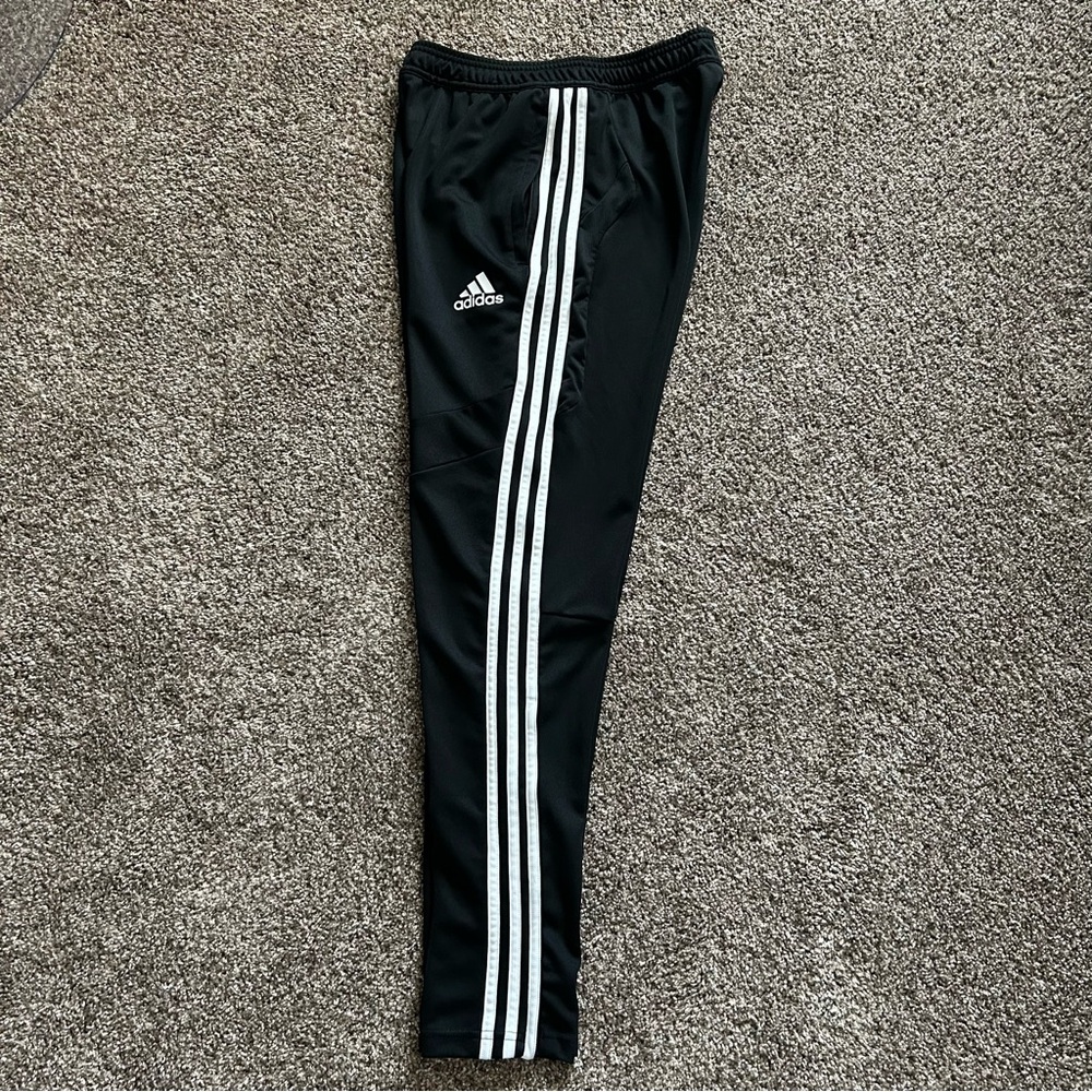 Adidas Youth Large Black with White Stripes, disclosure: there are snags